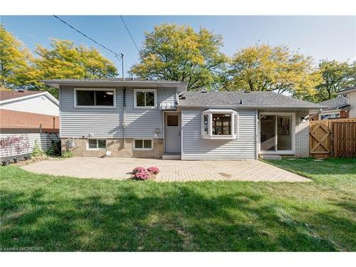 2435 Cyprus Avenue, Burlington, ON - Outdoor