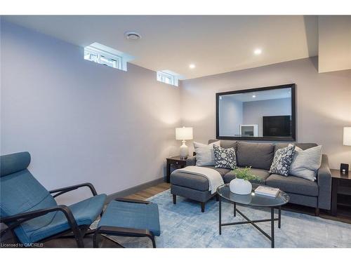 36 Dills Crescent, Milton, ON - Indoor Photo Showing Living Room