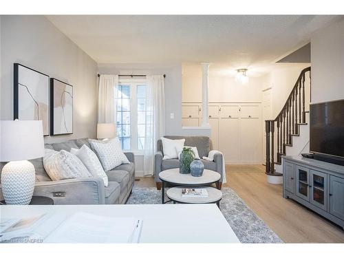 36 Dills Crescent, Milton, ON - Indoor Photo Showing Living Room