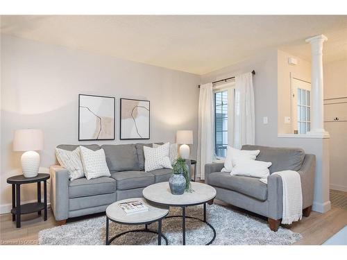 36 Dills Crescent, Milton, ON - Indoor Photo Showing Living Room