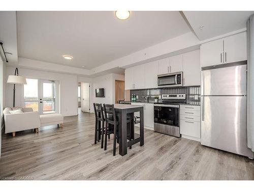 601-26 Lowes Road W, Guelph, ON - Indoor Photo Showing Kitchen