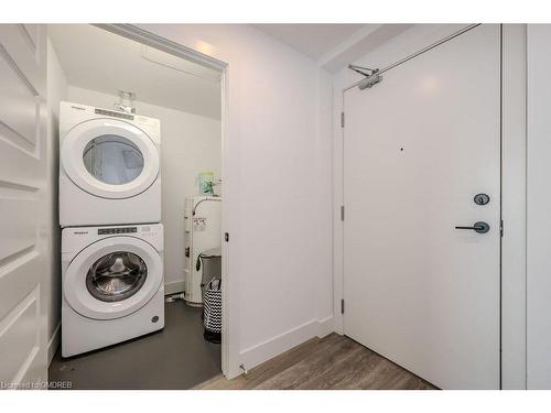 601-26 Lowes Road W, Guelph, ON - Indoor Photo Showing Laundry Room