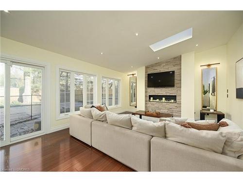 1459 Durham Street, Oakville, ON - Indoor Photo Showing Living Room With Fireplace