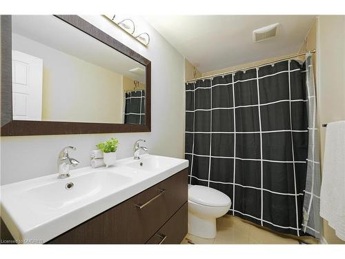 1459 Durham Street, Oakville, ON - Indoor Photo Showing Bathroom