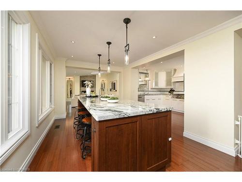 1459 Durham Street, Oakville, ON - Indoor Photo Showing Kitchen With Upgraded Kitchen