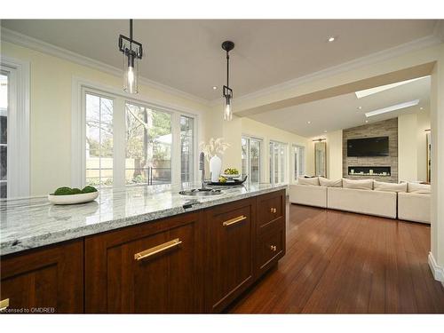 1459 Durham Street, Oakville, ON - Indoor Photo Showing Kitchen