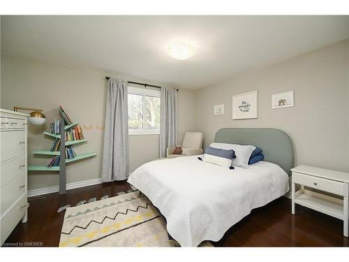 1459 Durham Street, Oakville, ON - Indoor Photo Showing Bedroom