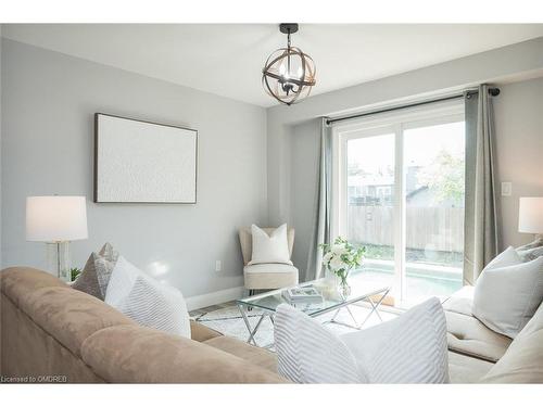 815 Cedarbrae Avenue, Milton, ON - Indoor Photo Showing Living Room