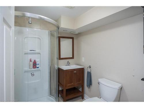 815 Cedarbrae Avenue, Milton, ON - Indoor Photo Showing Bathroom