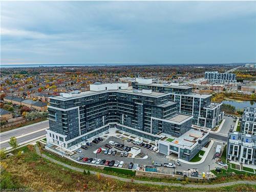 623-395 Dundas Street W, Oakville, ON - Outdoor With View