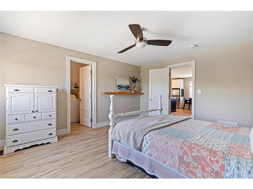 363 Walton Street, Oakville, ON - Indoor Photo Showing Bedroom