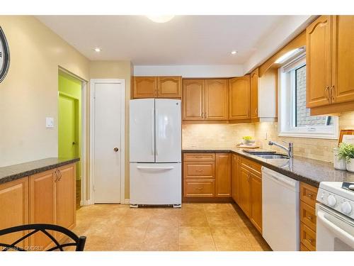 1180 Falgarwood Drive, Oakville, ON - Indoor Photo Showing Kitchen