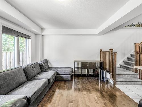 10 Vaughan Street, Guelph, ON - Indoor Photo Showing Living Room