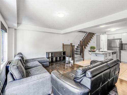 10 Vaughan Street, Guelph, ON - Indoor Photo Showing Living Room