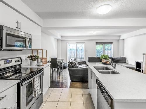 10 Vaughan Street, Guelph, ON - Indoor Photo Showing Kitchen With Double Sink With Upgraded Kitchen