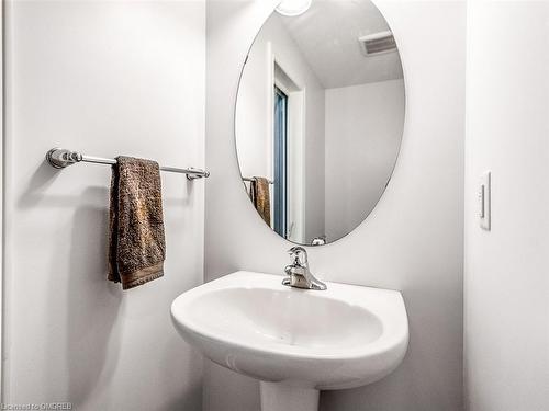 10 Vaughan Street, Guelph, ON - Indoor Photo Showing Bathroom