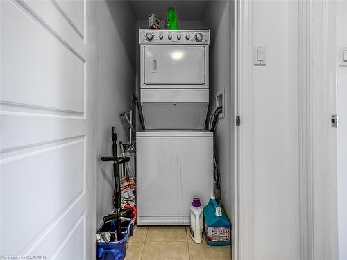 10 Vaughan Street, Guelph, ON - Indoor Photo Showing Laundry Room