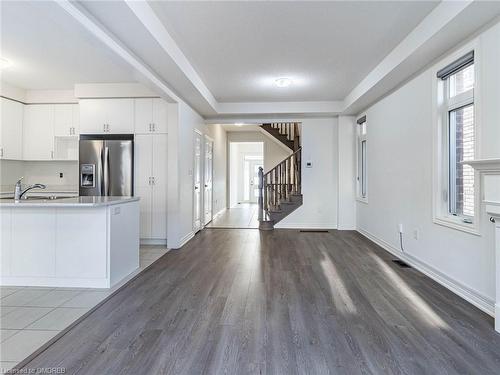 97 Great Falls Boulevard, Hamilton, ON - Indoor Photo Showing Kitchen