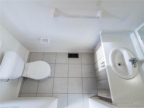 97 Great Falls Boulevard, Hamilton, ON - Indoor Photo Showing Bathroom