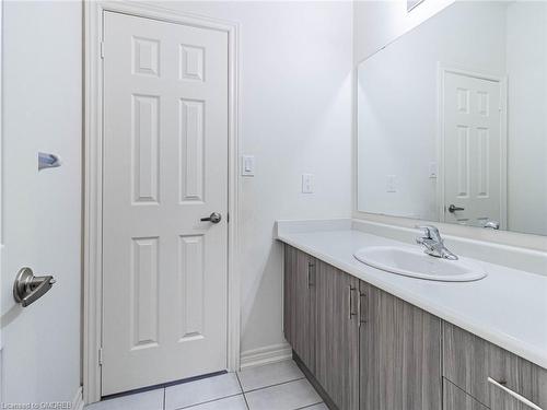 97 Great Falls Boulevard, Hamilton, ON - Indoor Photo Showing Bathroom