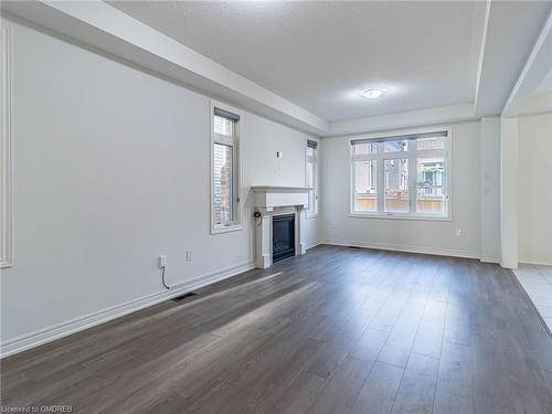 97 Great Falls Boulevard, Hamilton, ON - Indoor Photo Showing Living Room With Fireplace