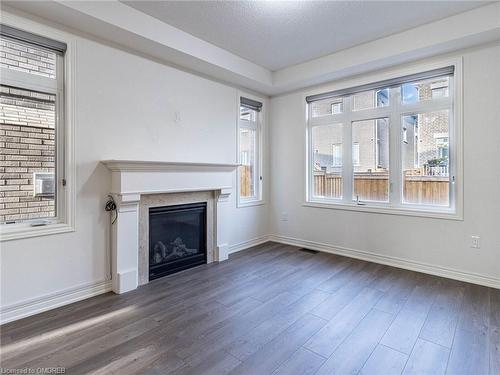 97 Great Falls Boulevard, Hamilton, ON - Indoor Photo Showing Living Room With Fireplace