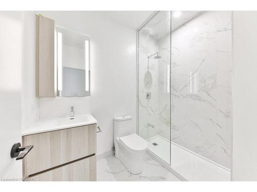 112-220 Missinnihe Way, Mississauga, ON - Indoor Photo Showing Bathroom