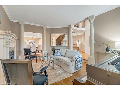 5179 Elmridge Drive, Mississauga, ON - Indoor Photo Showing Living Room