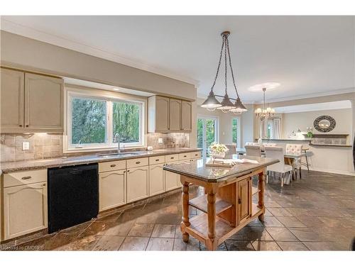 5179 Elmridge Drive, Mississauga, ON - Indoor Photo Showing Kitchen