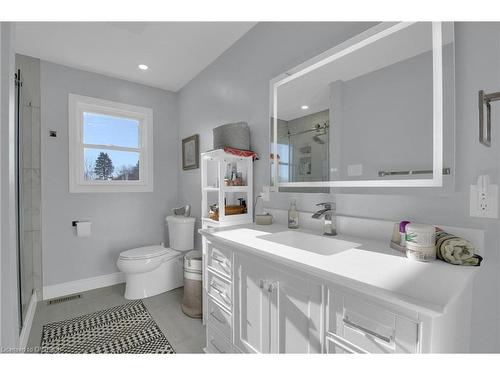 11044 1St Line, Milton, ON - Indoor Photo Showing Bathroom