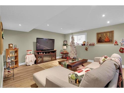 11044 1St Line, Milton, ON - Indoor Photo Showing Living Room