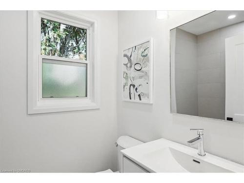 242 Vilma Drive, Oakville, ON - Indoor Photo Showing Bathroom