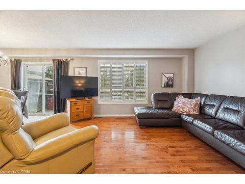 2159 White Dove Circle, Oakville, ON - Indoor Photo Showing Living Room