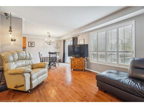 2159 White Dove Circle, Oakville, ON - Indoor Photo Showing Living Room