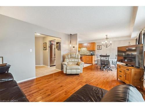 2159 White Dove Circle, Oakville, ON - Indoor Photo Showing Living Room