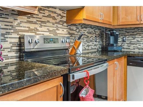 2159 White Dove Circle, Oakville, ON - Indoor Photo Showing Kitchen