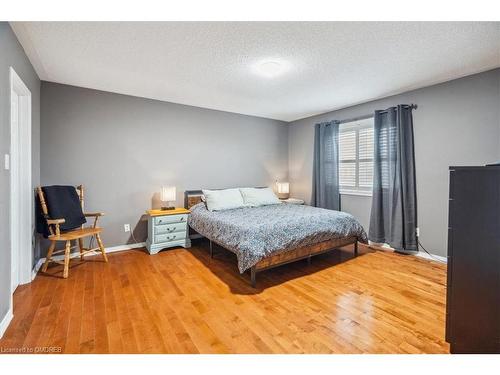 2159 White Dove Circle, Oakville, ON - Indoor Photo Showing Bedroom