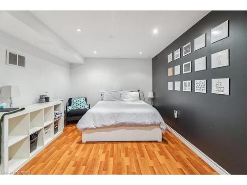 2159 White Dove Circle, Oakville, ON - Indoor Photo Showing Bedroom