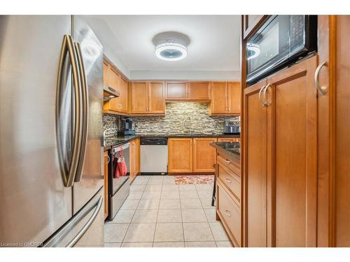 2159 White Dove Circle, Oakville, ON - Indoor Photo Showing Kitchen