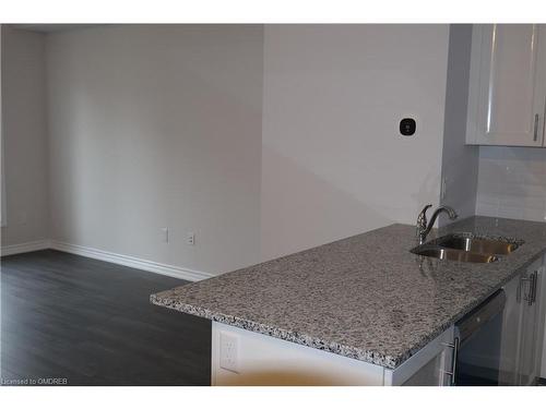 94-677 Park Road N, Brantford, ON - Indoor Photo Showing Kitchen