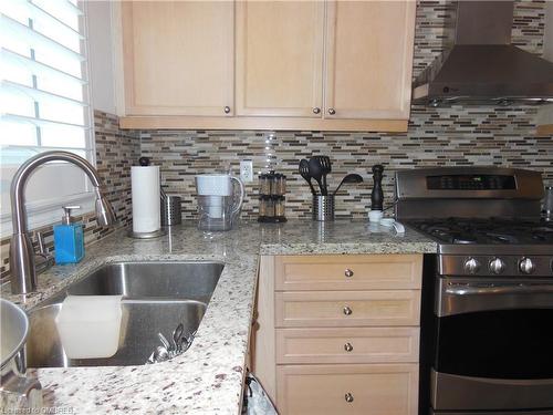 411 Cedar Hedge Road, Milton, ON - Indoor Photo Showing Kitchen With Double Sink