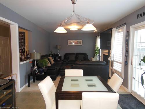 411 Cedar Hedge Road, Milton, ON - Indoor Photo Showing Dining Room