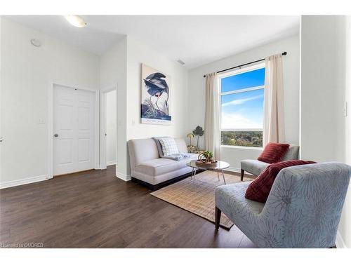 1207-170 Water Street N, Cambridge, ON - Indoor Photo Showing Living Room