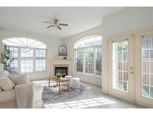 172 Oakland Drive, Hamilton, ON - Indoor Photo Showing Living Room With Fireplace