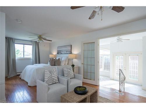 172 Oakland Drive, Hamilton, ON - Indoor Photo Showing Bedroom