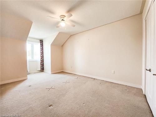 21 Bluegrass Crescent, St. Catharines, ON - Indoor Photo Showing Other Room