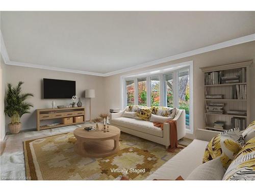 118 Lynn Court, Burlington, ON - Indoor Photo Showing Living Room