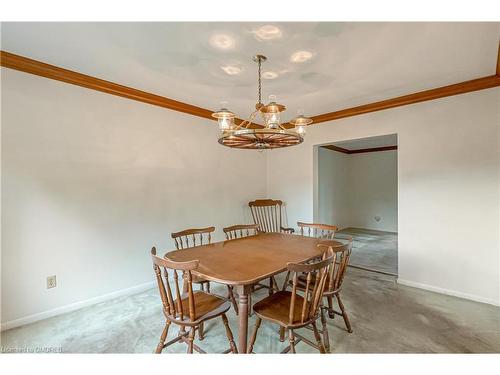 118 Lynn Court, Burlington, ON - Indoor Photo Showing Dining Room