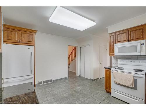 118 Lynn Court, Burlington, ON - Indoor Photo Showing Kitchen