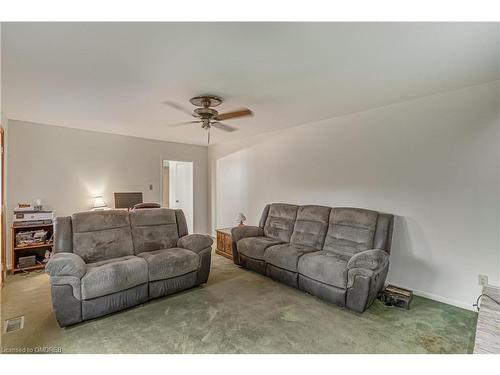 118 Lynn Court, Burlington, ON - Indoor Photo Showing Living Room